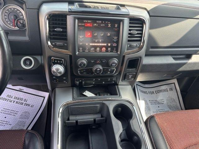 RAM 1500 4WD Crew Cab 140.5" Sport 2016