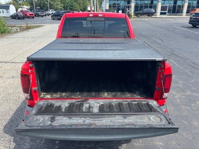 RAM 1500 4WD Crew Cab 140.5" Sport 2016