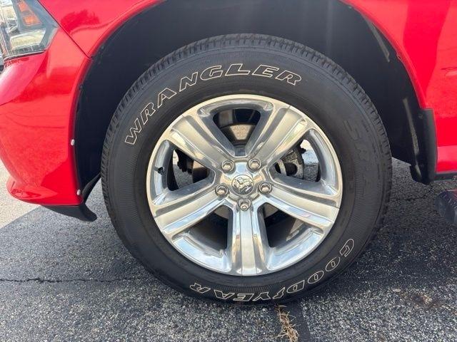 RAM 1500 4WD Crew Cab 140.5" Sport 2016