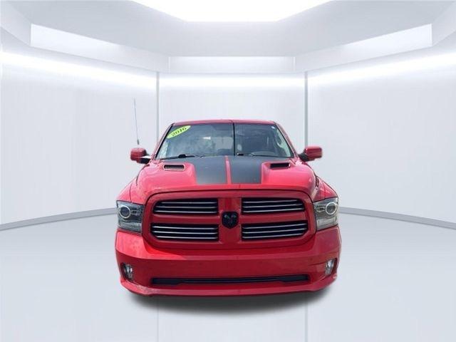 RAM 1500 4WD Crew Cab 140.5" Sport 2016