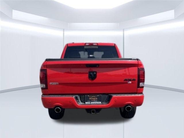 RAM 1500 4WD Crew Cab 140.5" Sport 2016