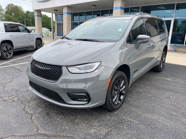 Chrysler Pacifica Touring L FWD 2021