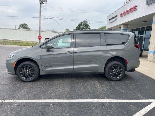 Chrysler Pacifica Touring L FWD 2021