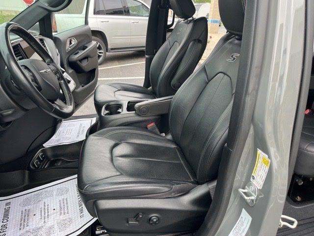 Chrysler Pacifica Touring L FWD 2021