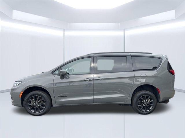 Chrysler Pacifica Touring L FWD 2021