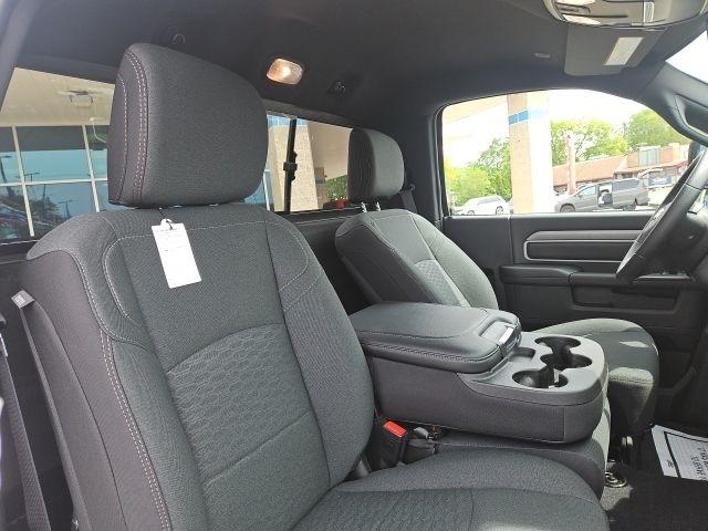RAM 2500 Tradesman 4x4 Reg Cab 8' Box 2026