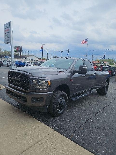 RAM 3500 Big Horn 4x4 Crew Cab 8' Box 2024