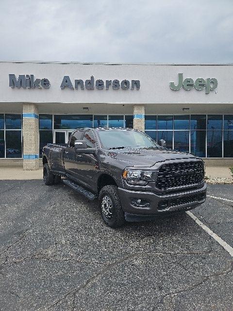 RAM 3500 Big Horn 4x4 Crew Cab 8' Box 2024