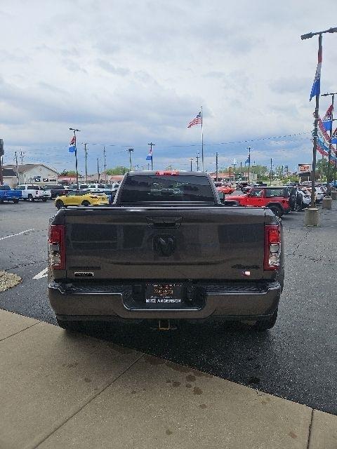 RAM 3500 Big Horn 4x4 Crew Cab 8' Box 2024