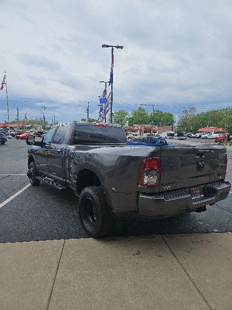 RAM 3500 Big Horn 4x4 Crew Cab 8' Box 2024