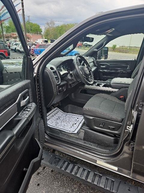 RAM 3500 Big Horn 4x4 Crew Cab 8' Box 2024