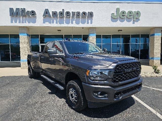 RAM 3500 Big Horn 4x4 Crew Cab 8' Box 2024
