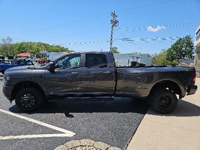 RAM 3500 Big Horn 4x4 Crew Cab 8' Box 2024