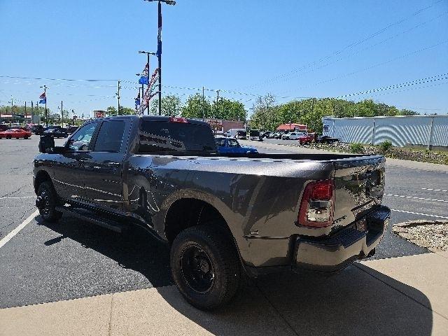 RAM 3500 Big Horn 4x4 Crew Cab 8' Box 2024