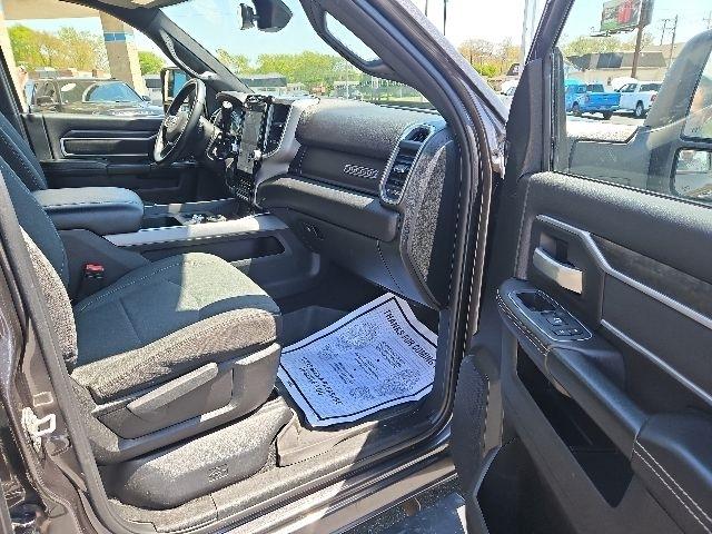 RAM 3500 Big Horn 4x4 Crew Cab 8' Box 2024