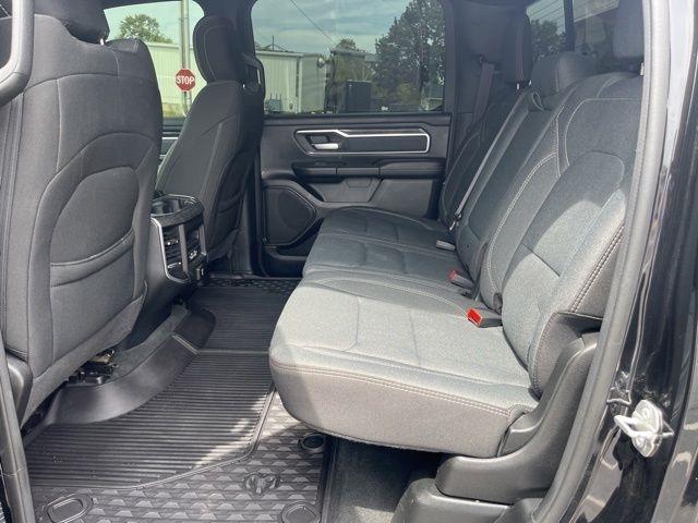 RAM 1500 Big Horn 4x4 Crew Cab 5'7" Box 2021
