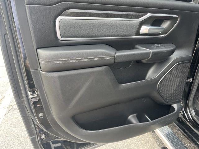 RAM 1500 Big Horn 4x4 Crew Cab 5'7" Box 2021