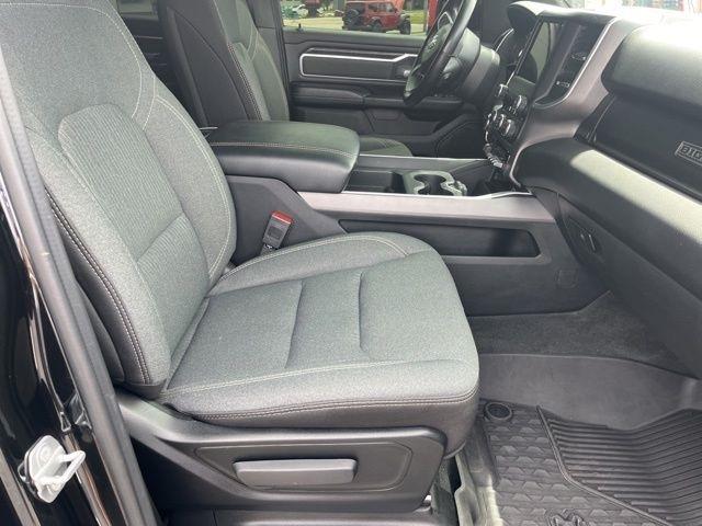 RAM 1500 Big Horn 4x4 Crew Cab 5'7" Box 2021