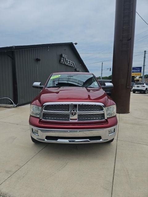 RAM 1500 4WD Crew Cab 140.5" Laramie 2011