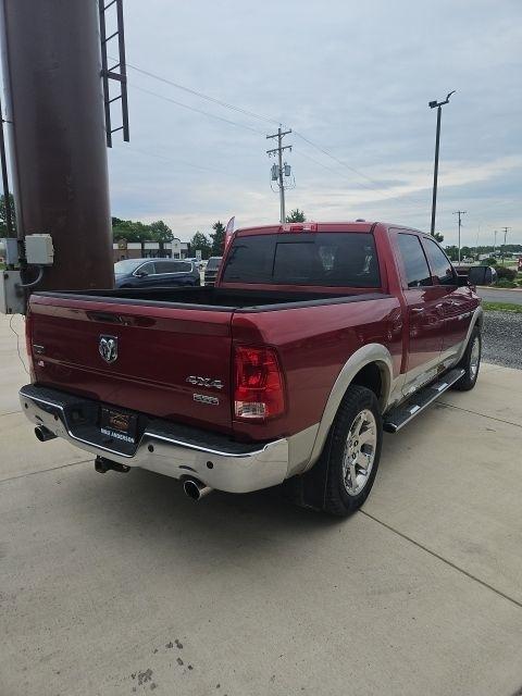 RAM 1500 4WD Crew Cab 140.5" Laramie 2011