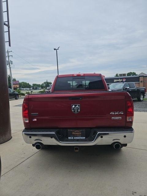 RAM 1500 4WD Crew Cab 140.5" Laramie 2011