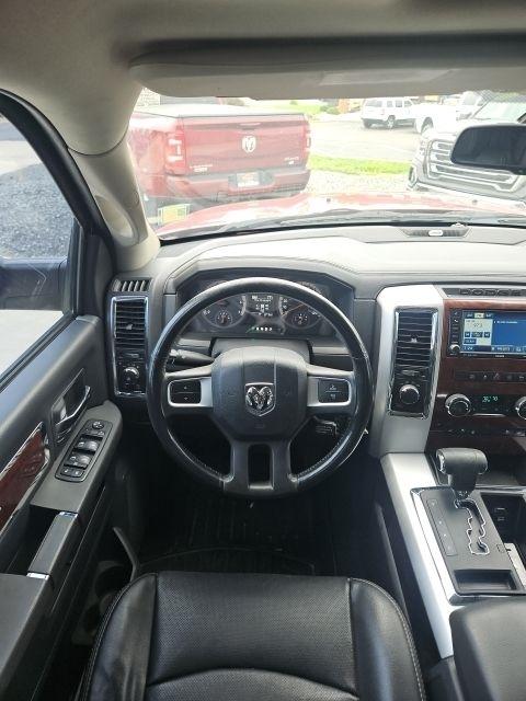 RAM 1500 4WD Crew Cab 140.5" Laramie 2011