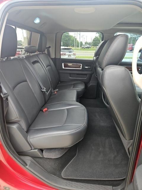 RAM 1500 4WD Crew Cab 140.5" Laramie 2011