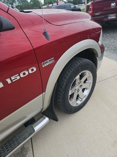RAM 1500 4WD Crew Cab 140.5" Laramie 2011