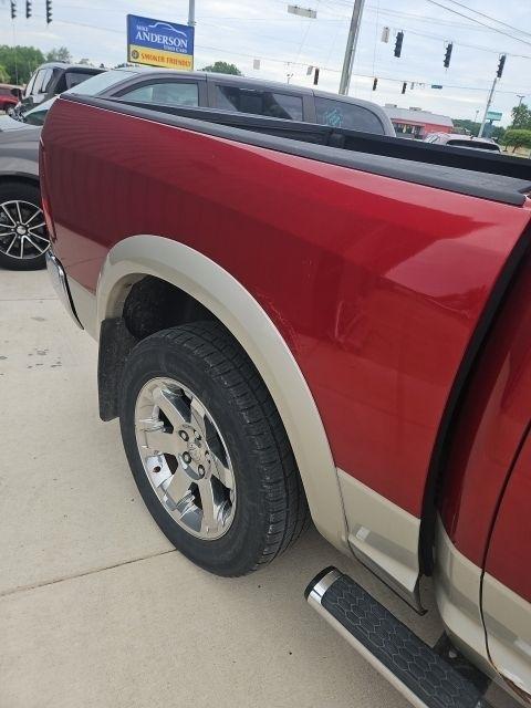 RAM 1500 4WD Crew Cab 140.5" Laramie 2011