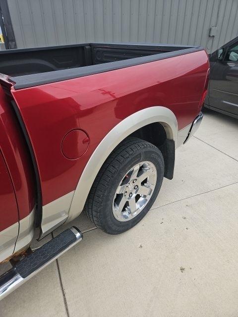 RAM 1500 4WD Crew Cab 140.5" Laramie 2011