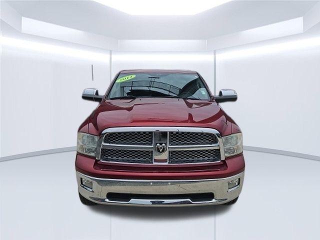 RAM 1500 4WD Crew Cab 140.5" Laramie 2011