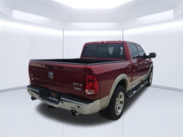 RAM 1500 4WD Crew Cab 140.5" Laramie 2011