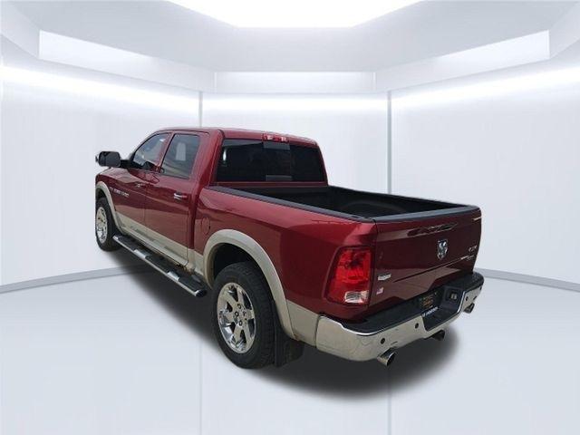 RAM 1500 4WD Crew Cab 140.5" Laramie 2011