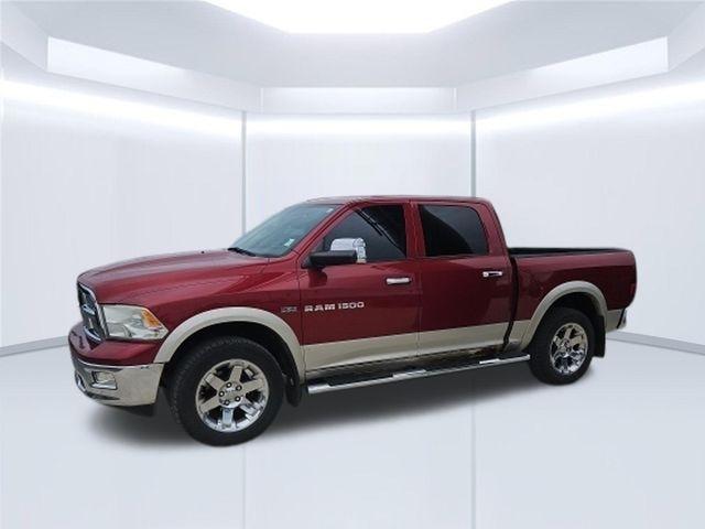RAM 1500 4WD Crew Cab 140.5" Laramie 2011