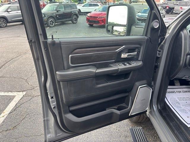 RAM 2500 Laramie 4x4 Crew Cab 6'4" Box 2026