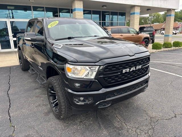 RAM 1500 Big Horn 4x4 Crew Cab 5'7" Box 2022