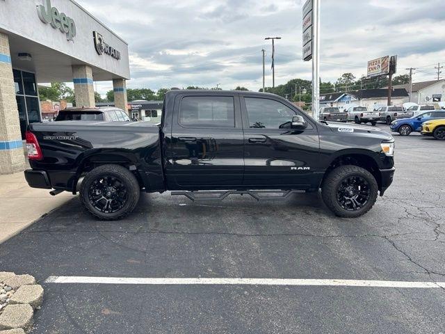 RAM 1500 Big Horn 4x4 Crew Cab 5'7" Box 2022