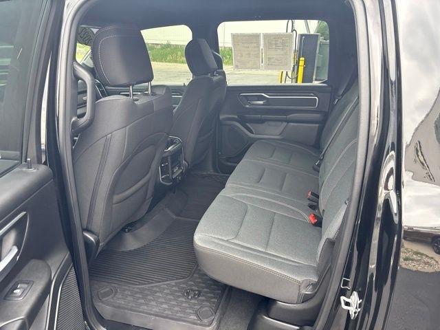 RAM 1500 Big Horn 4x4 Crew Cab 5'7" Box 2022