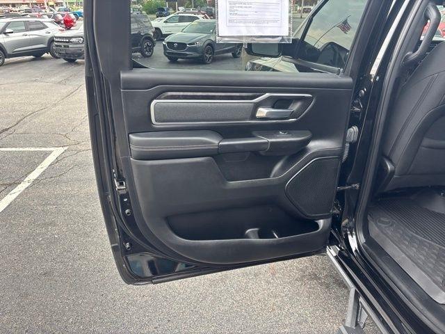 RAM 1500 Big Horn 4x4 Crew Cab 5'7" Box 2022