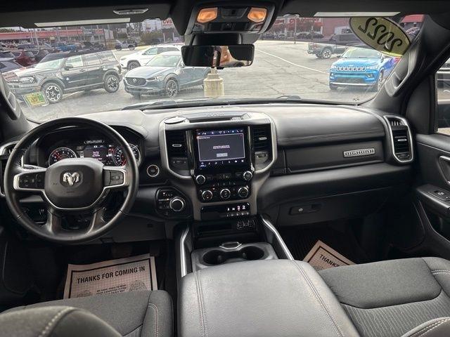 RAM 1500 Big Horn 4x4 Crew Cab 5'7" Box 2022