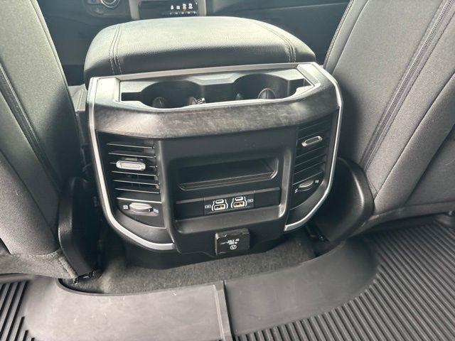 RAM 1500 Big Horn 4x4 Crew Cab 5'7" Box 2022