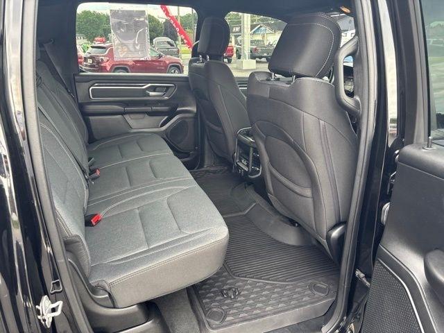 RAM 1500 Big Horn 4x4 Crew Cab 5'7" Box 2022