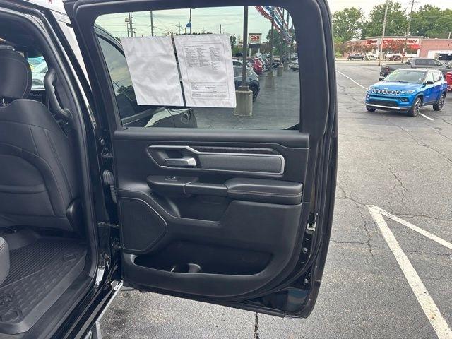 RAM 1500 Big Horn 4x4 Crew Cab 5'7" Box 2022