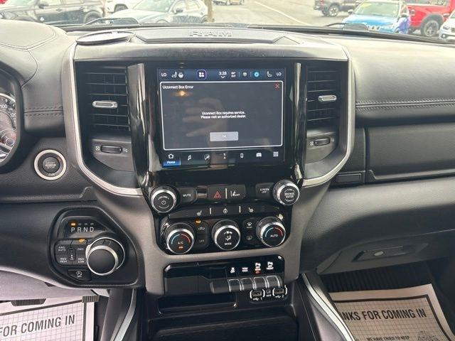 RAM 1500 Big Horn 4x4 Crew Cab 5'7" Box 2022