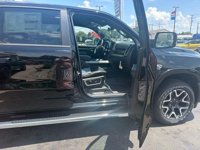 RAM 1500 Laramie 4x4 Crew Cab 5'7" Box 2026