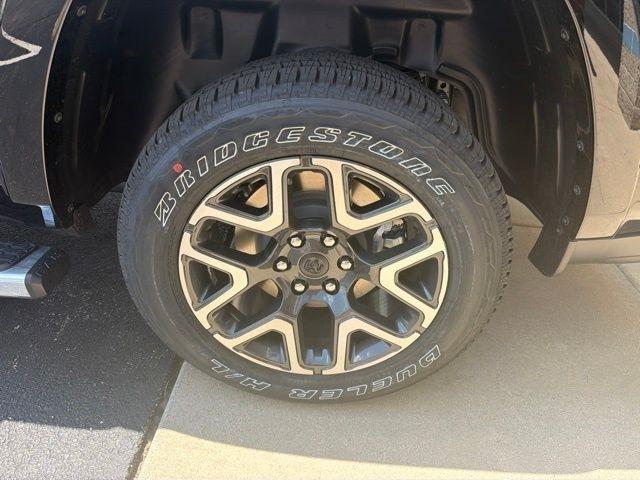 RAM 1500 Laramie 4x4 Crew Cab 5'7" Box 2026