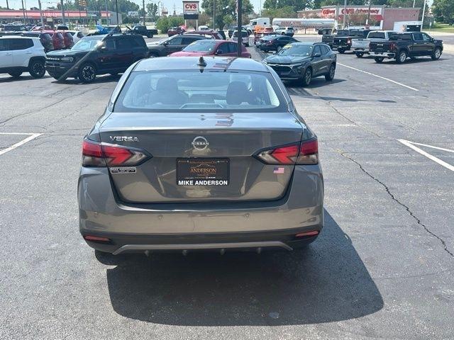 Nissan Versa SV CVT 2025