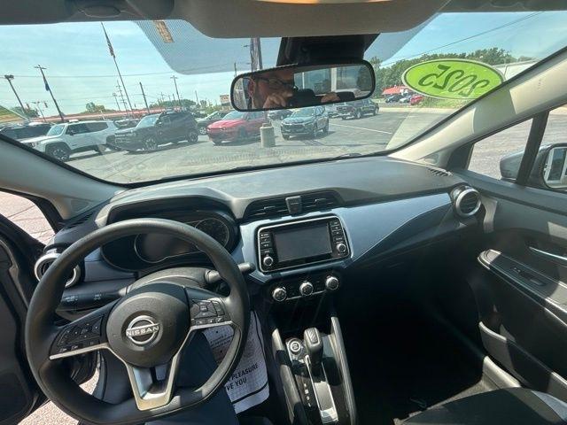 Nissan Versa SV CVT 2025