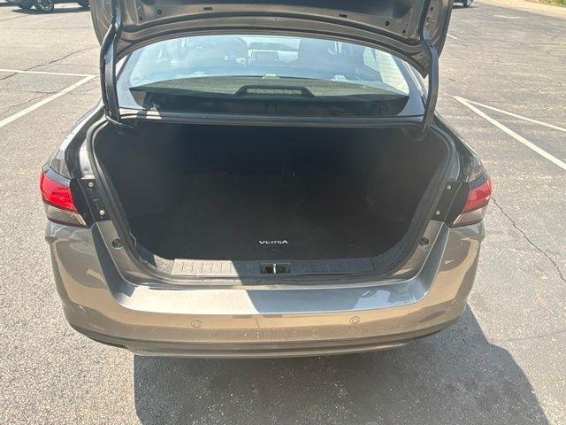 Nissan Versa SV CVT 2025