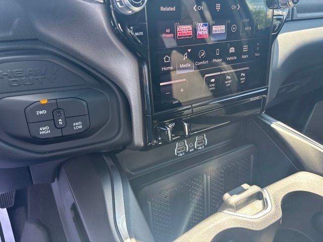 RAM 2500 Laramie 4x4 Crew Cab 6'4" Box 2026